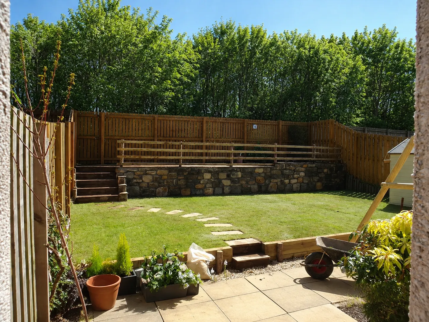 Stone patio and landscaped garden built near Edinburgh
